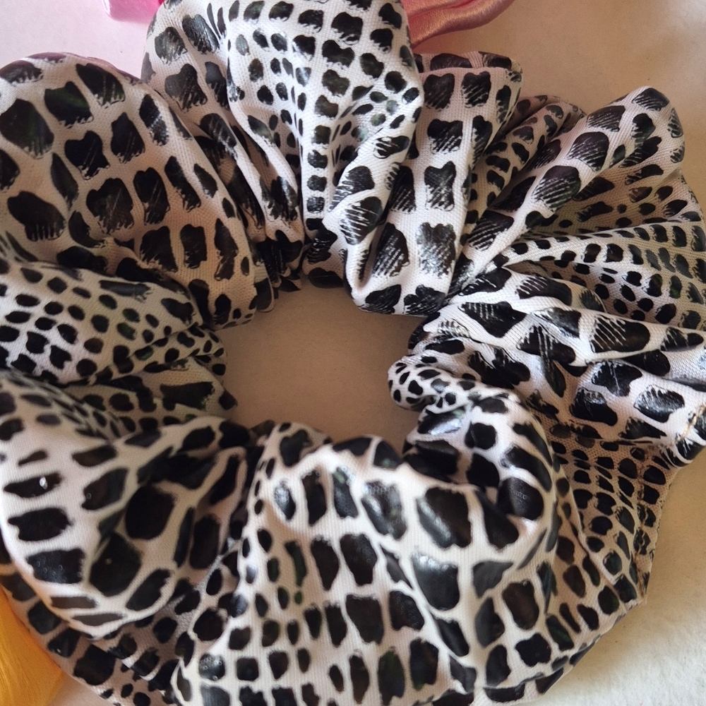Spring Summer 6pc Scrunchie Set - Picture 3 of 7